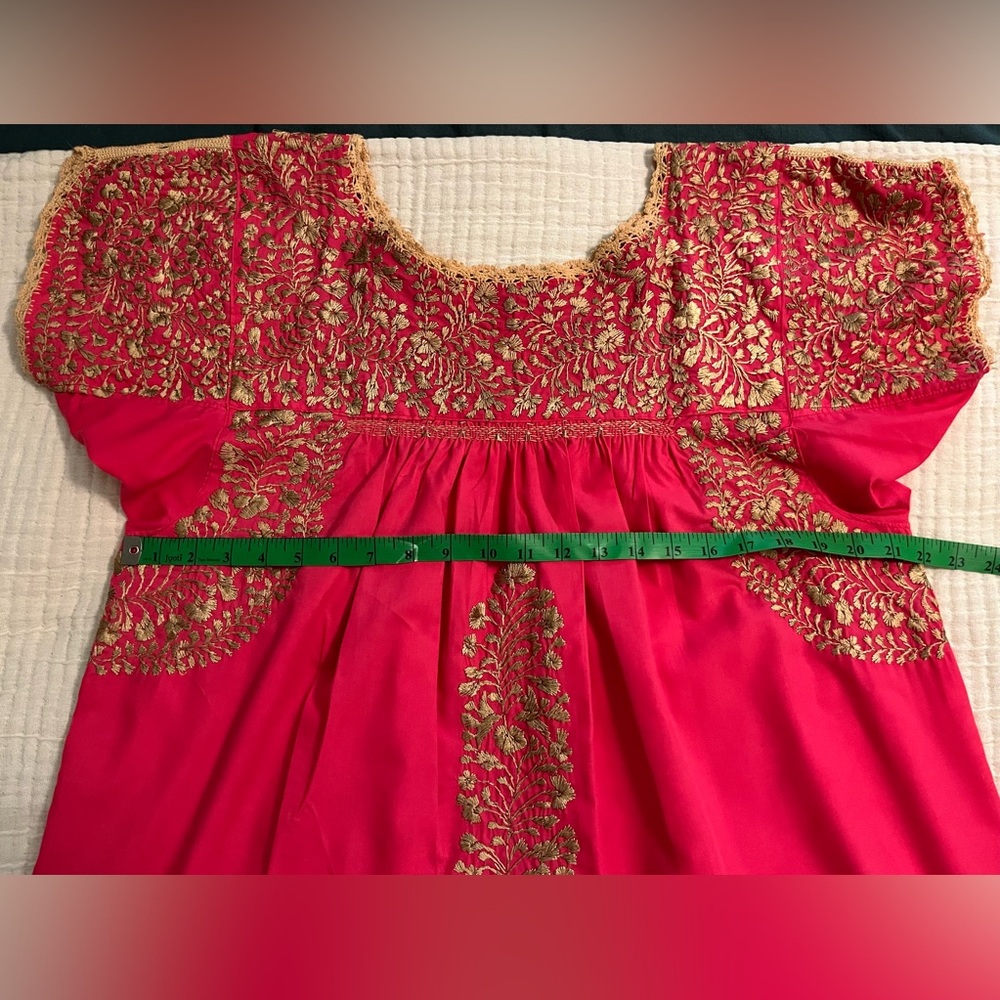 Gorgeous Embroidered Mexican Top in Bright Pink Size Large - Picture 12 of 13